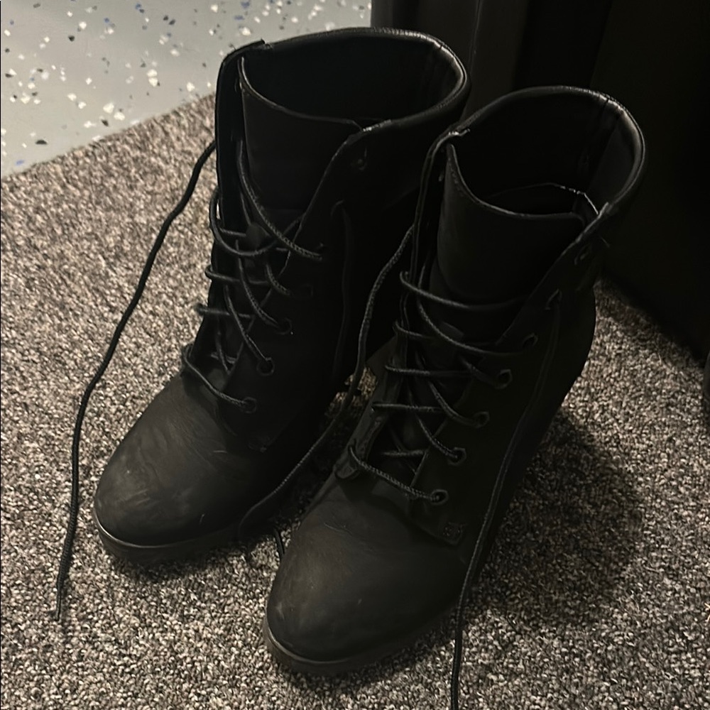 Timberland Black Lace-Up Women's Boots